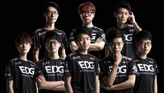 三人组合构 三人组合构